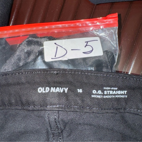 Old Navy NWT! Black Jack High-Waisted Secret-Smooth Pockets O.G. Straight Jeans - Picture 9 of 16